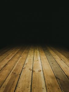 Hvad er gulvafslibning, og hvad koster det?